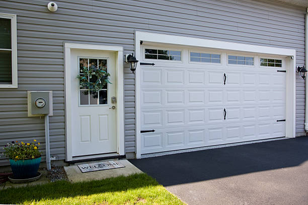 24/7 Emergency Garage Door Panel Replacement experts in Lantana, TX